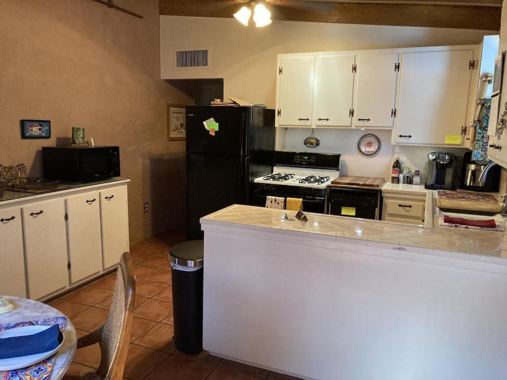 Casa Azul - Cute Centrally Located Adobe With Large Fenced Outdoor Living For Pets And Adults, Non-Smoking Tucson Exterior foto